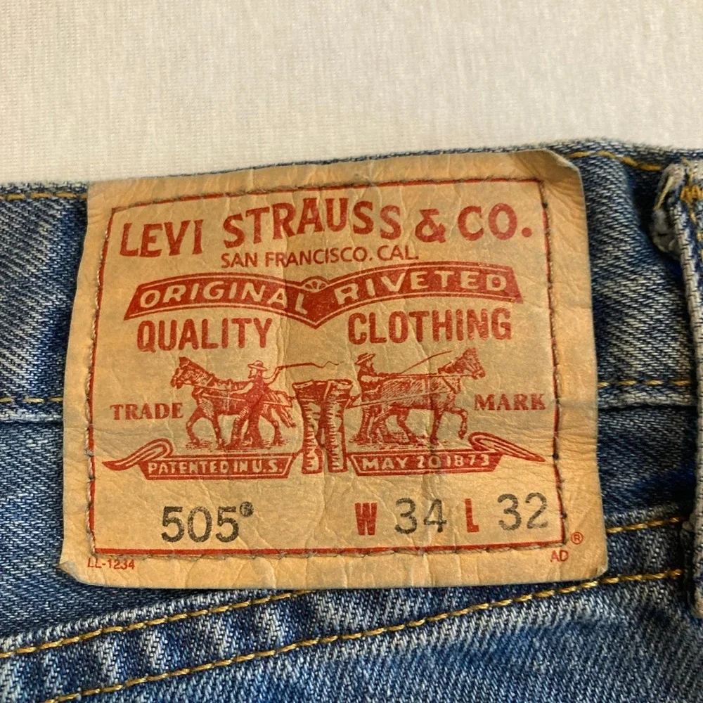 Levis 505 Mens Jeans 34x32 Straight Fit Med Wash Blue Denim 100% Cotton Mexico